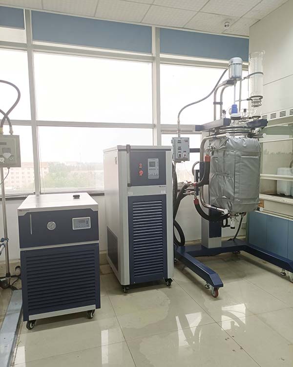 冷熱一體循環(huán)裝置配套反應(yīng)釜，價(jià)格幾何？